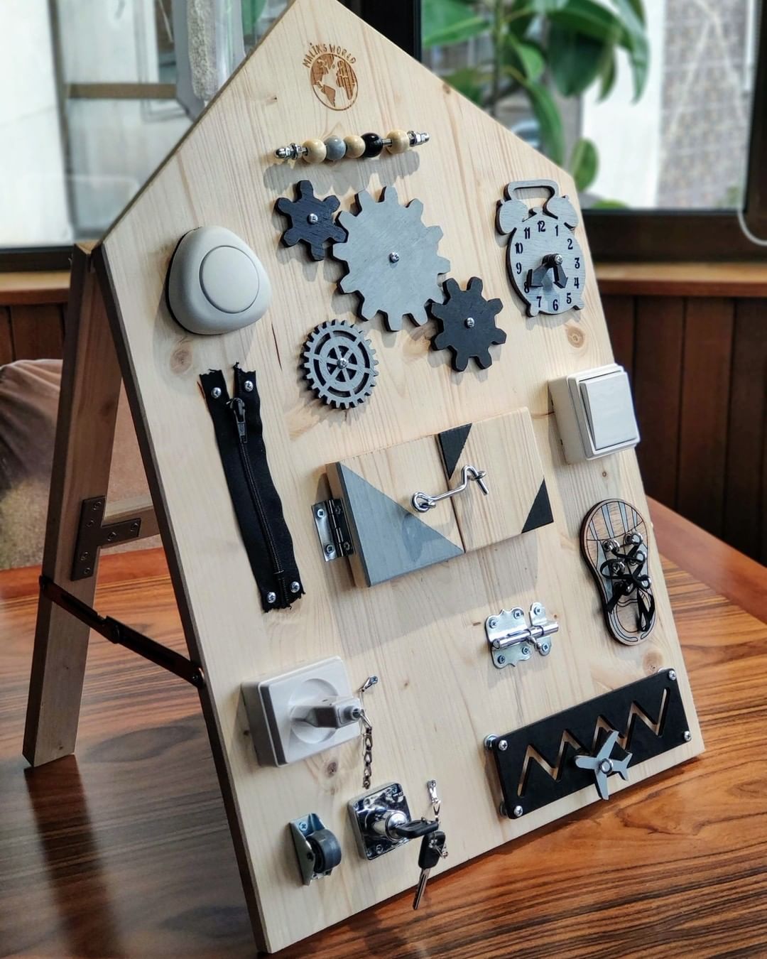 Painéis sensoriais. O mundo de Malik está agora ao alcance de qualquer criança