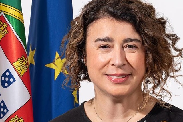 Secretária de Estado foi demitida mas leva o cheque de 500 mil euros da TAP no bolso