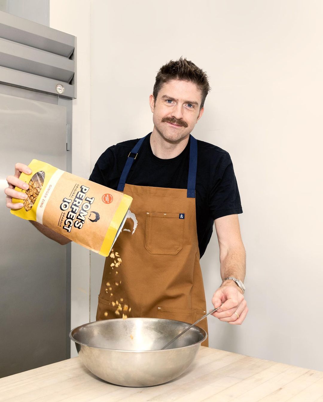 A granola de Tom é “perfeita” e colocou 17 mil pessoas em lista de espera. Qual o segredo?