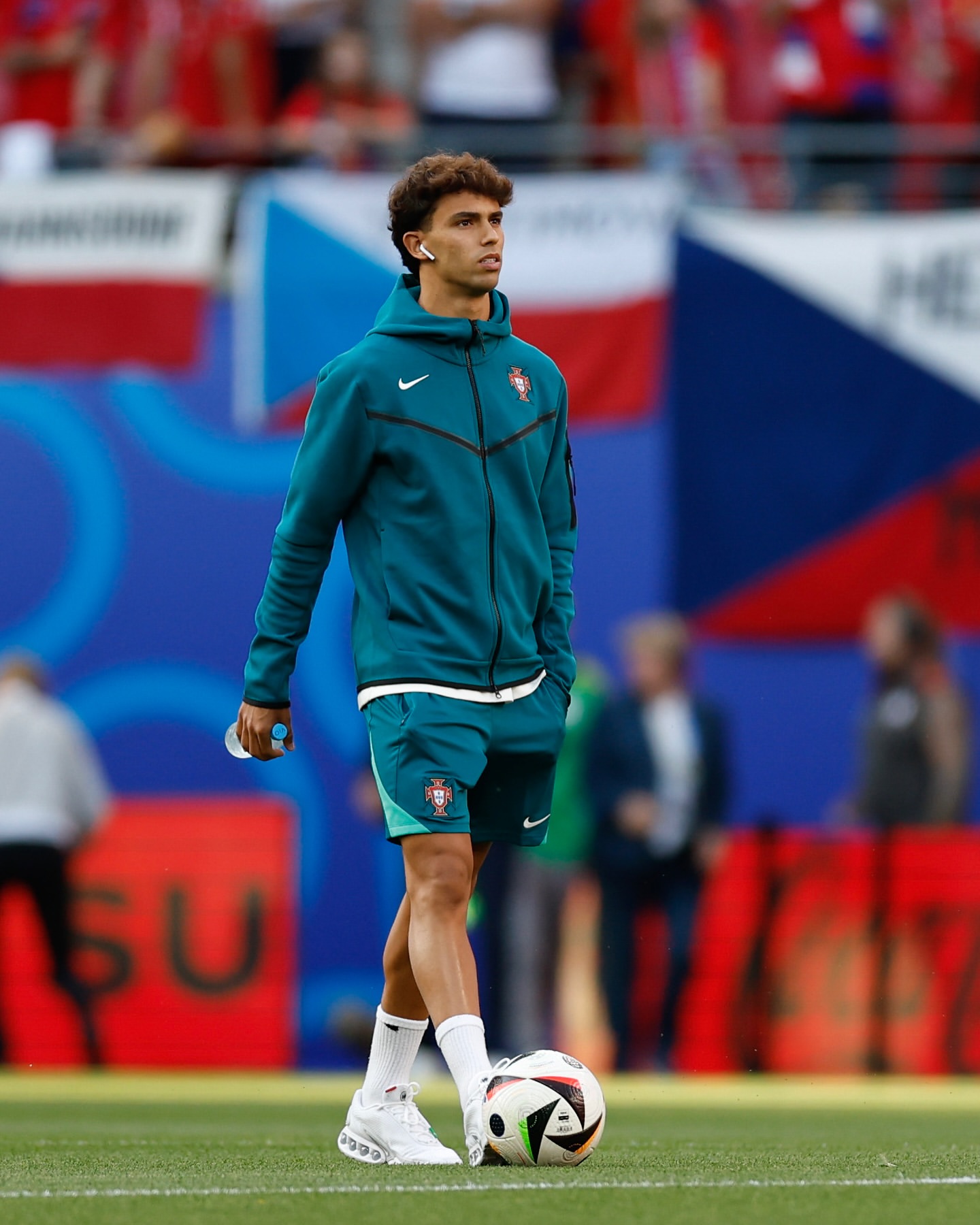 João Félix protagoniza momento de tensão em conferência de imprensa. “Fui à casa de banho. Quer que diga o que é que fiz?”