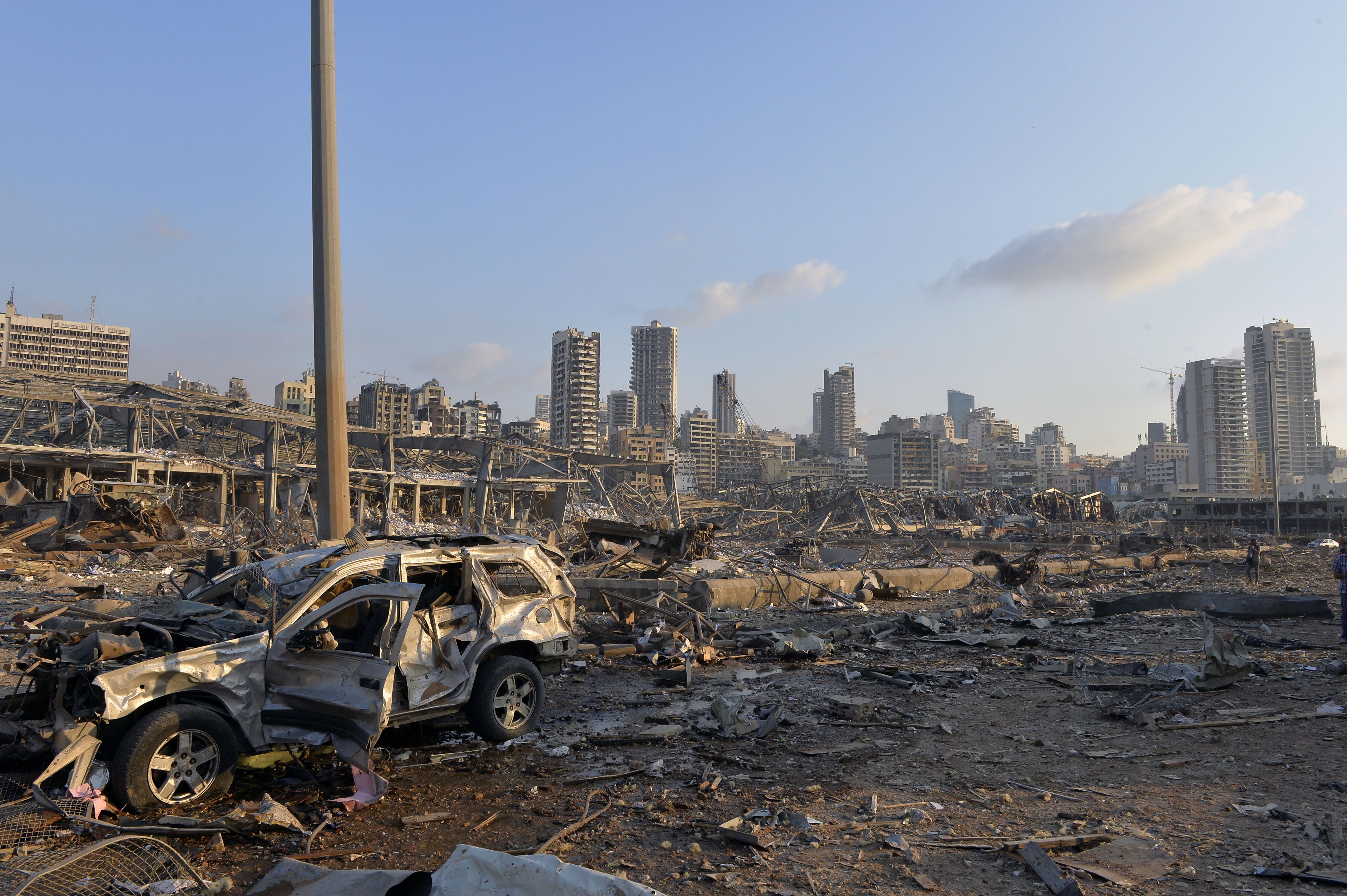Самолет бейрут. Бейрут столица Ливана взрыв. Взрыв в порту Бейрута последствия.