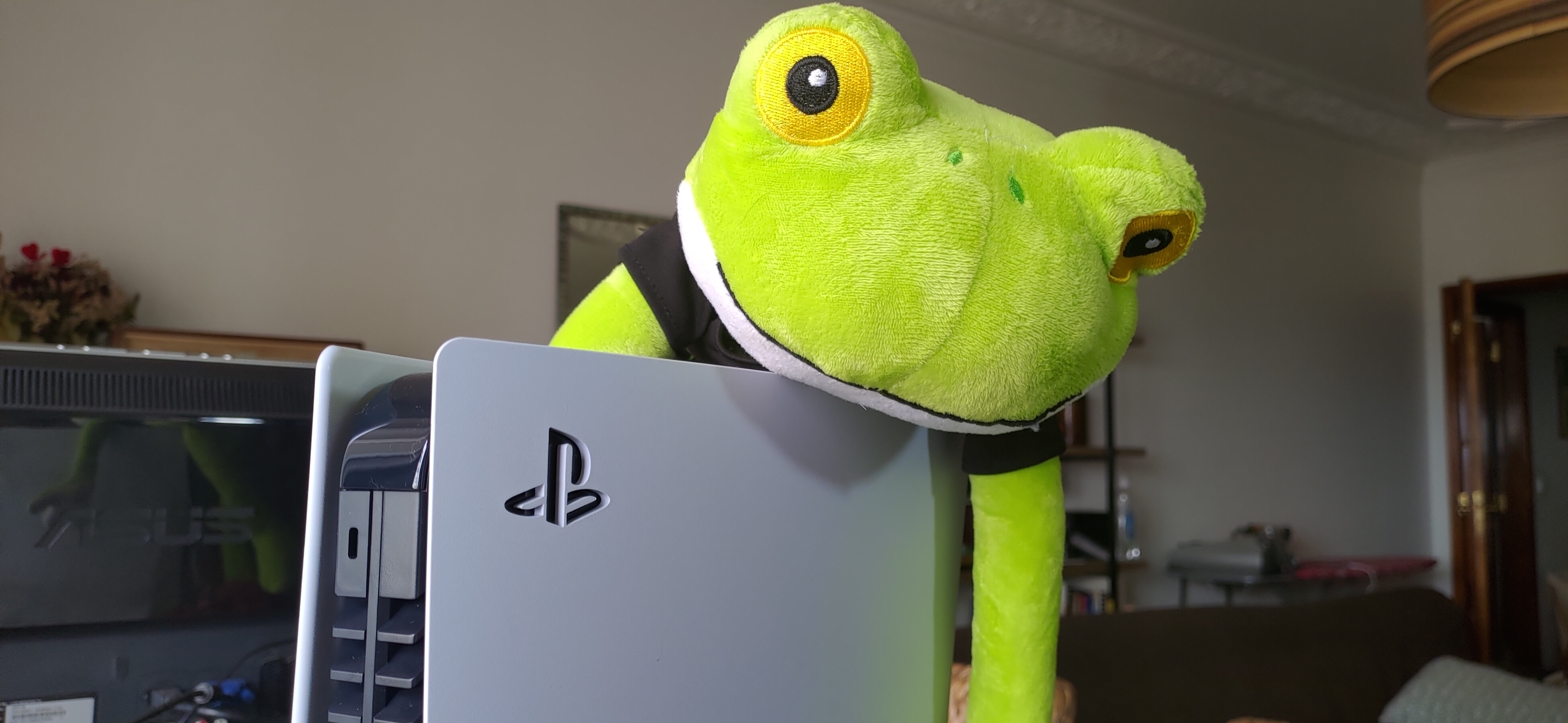 Sony deixa os internautas intrigados com uma nova versão mais leve da PlayStation 5 Digital Edition