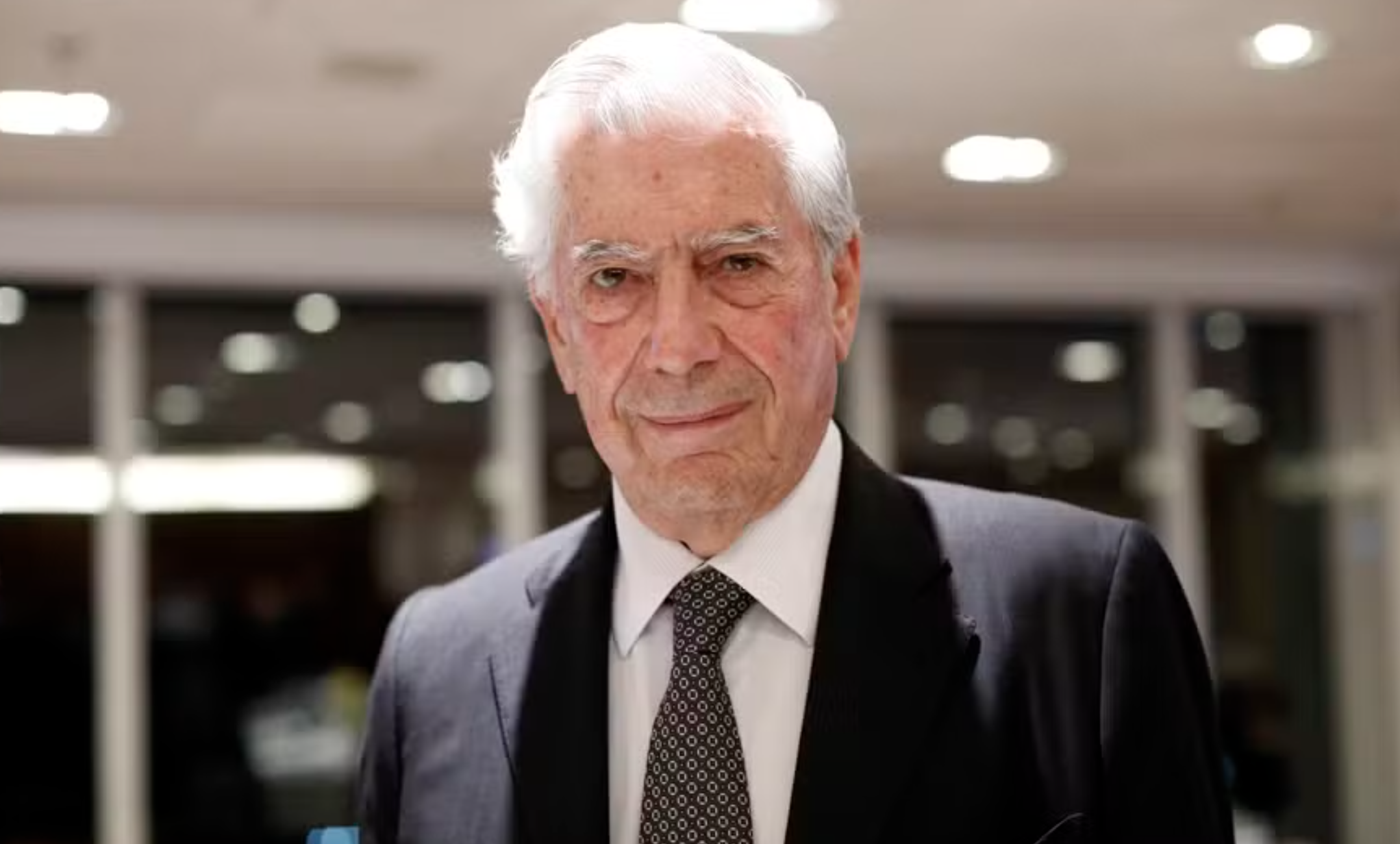 Morreu o Nobel da Literatura Mario Vargas Llosa. Os 5 livros essenciais que tem mesmo de ler do autor peruano