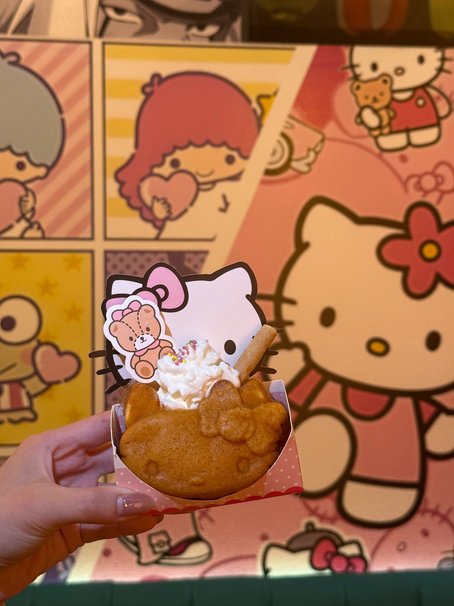 Estas panquecas da Hello Kitty são o snack mais fofo que vai ver hoje. Saiba onde as pode provar
