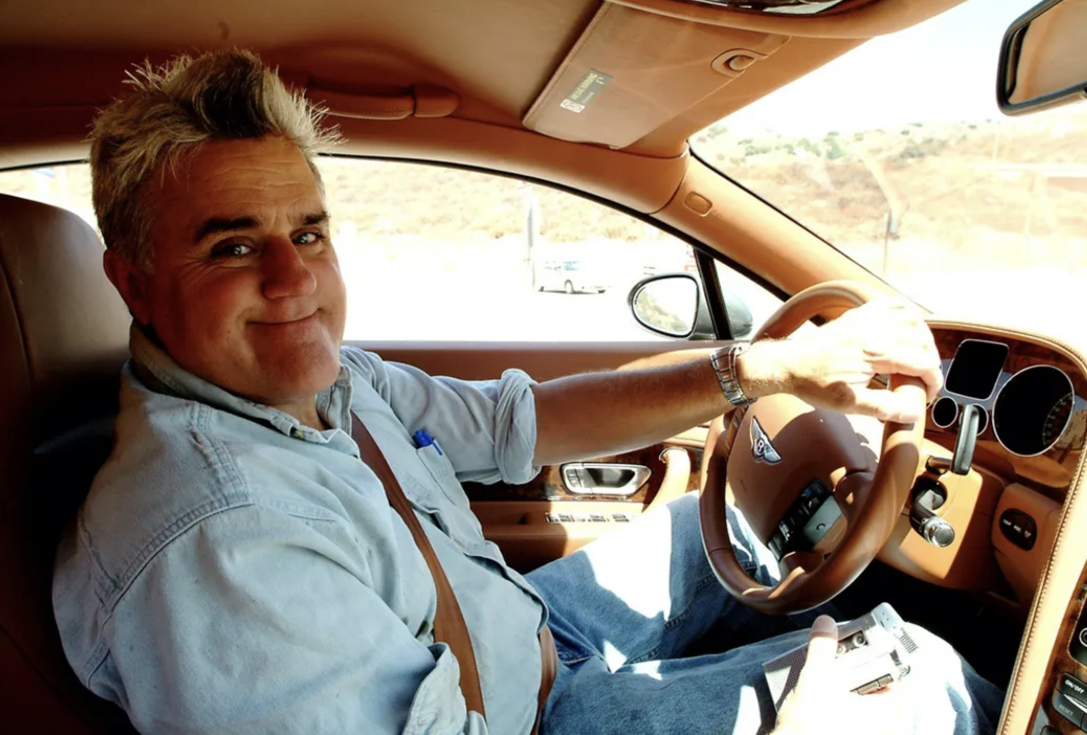 Estrela da TV americana ficou com a cara queimada após carro se ter incendiado