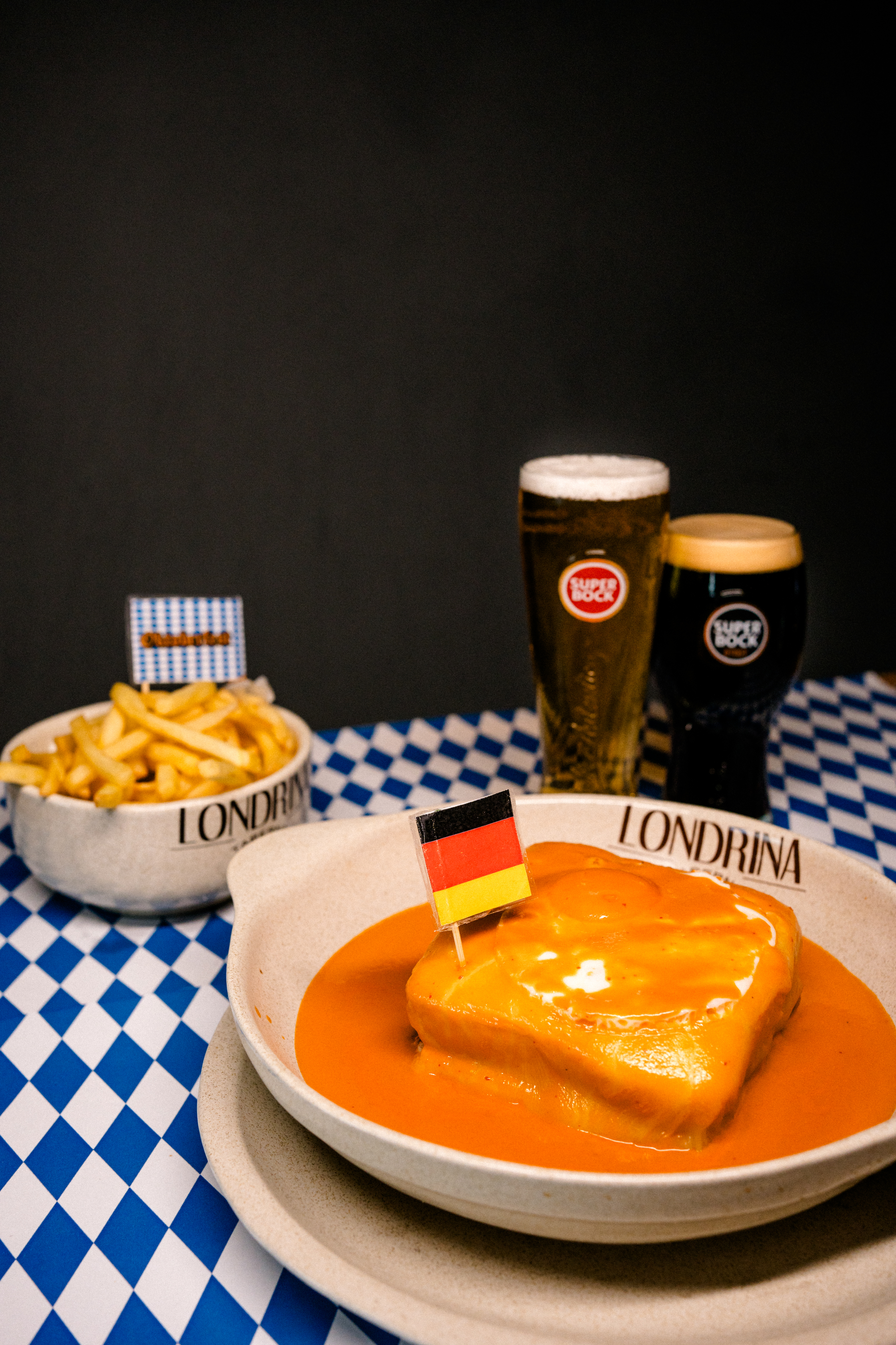 Cerveja grátis e novas francesinhas. A Taberna Londrina aposta tudo no Oktoberfest
