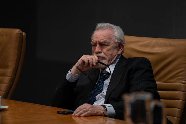 “Succession”. Já vimos o primeiro episódio da última temporada e estamos como Logan Roy: cansados