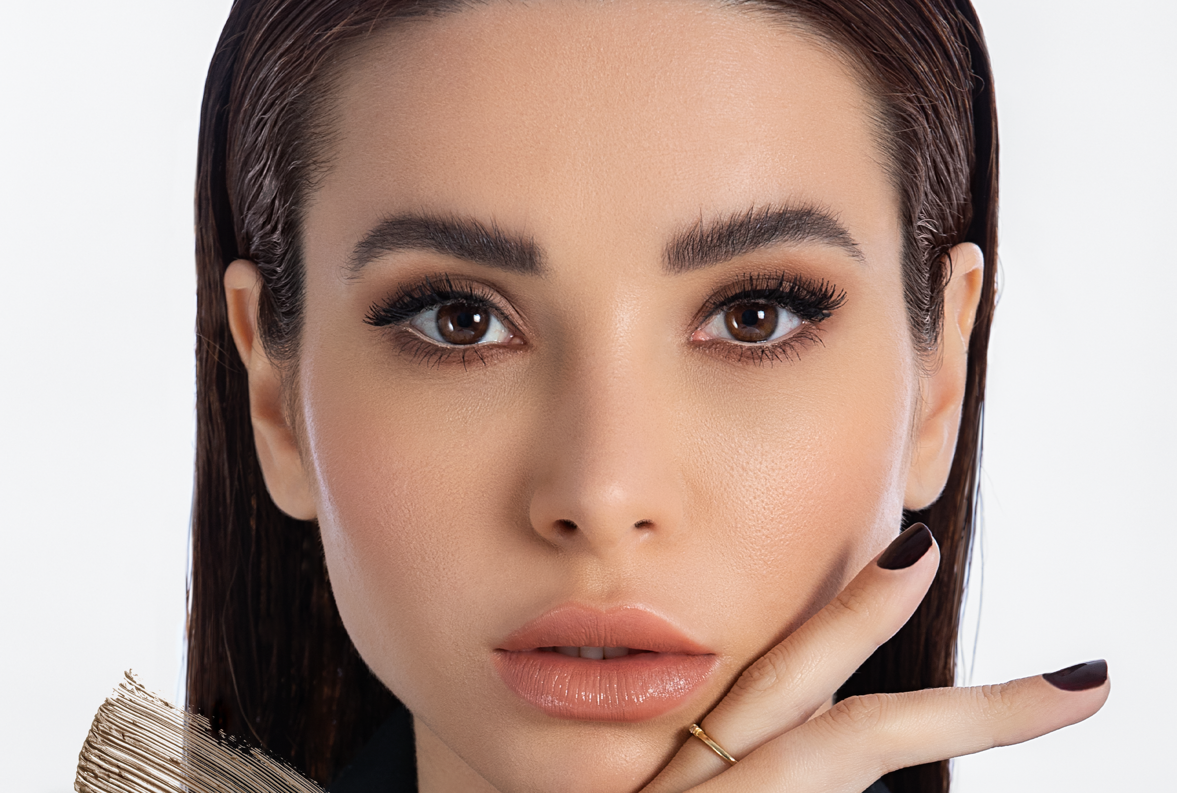 Bruna Gomes lança máscara de sobrancelhas três em um – e vai deixá-las perfeitas sem muito esforço