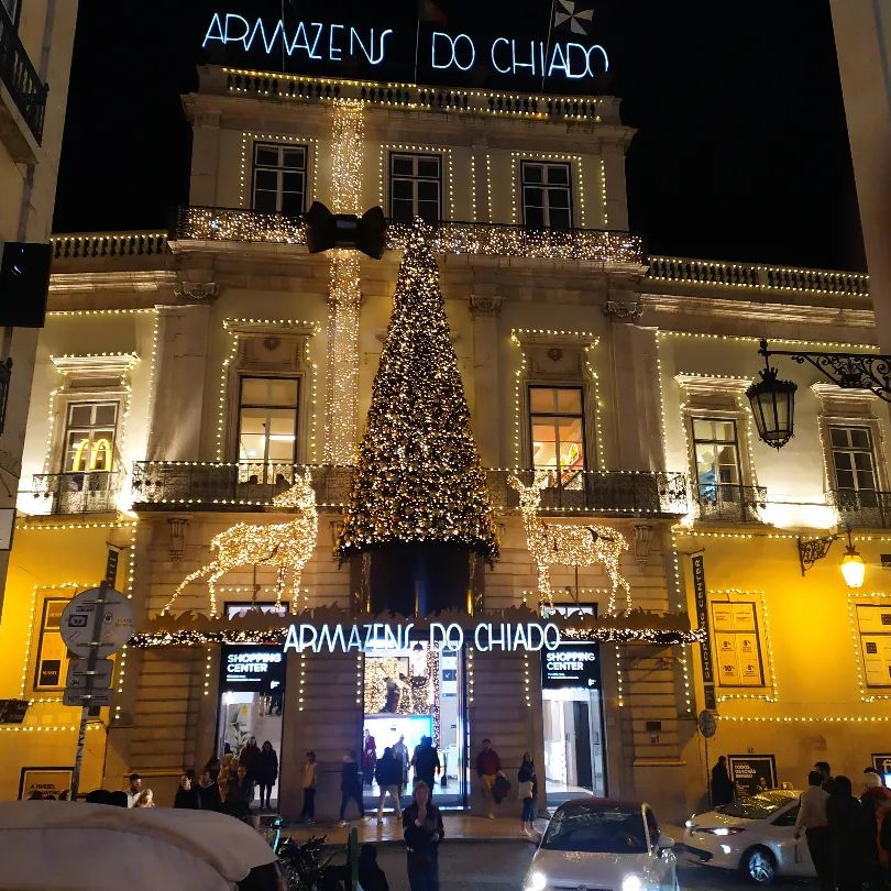 Não há carros no Chiado durante a época festiva. Veja em que dias e quais as exceções