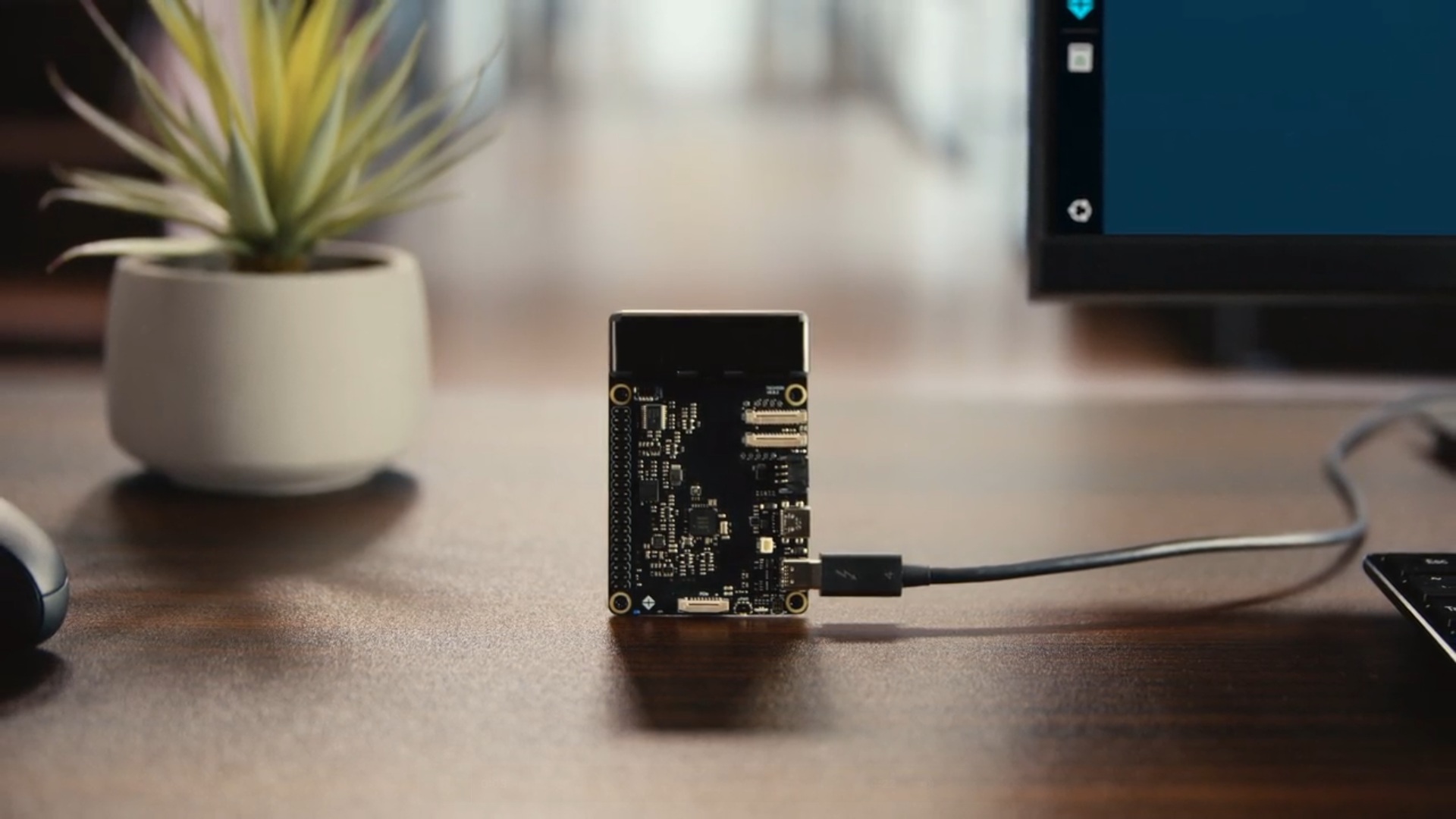 Tachyon é um computador do tamanho de um cartão de crédito e quer ser uma alternativa ao Raspberry Pi