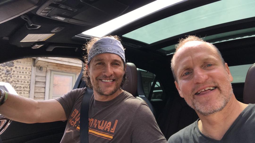 Matthew McConaughey e Woody Harrelson podem ser irmãos. Atores suspeitam que têm o mesmo pai