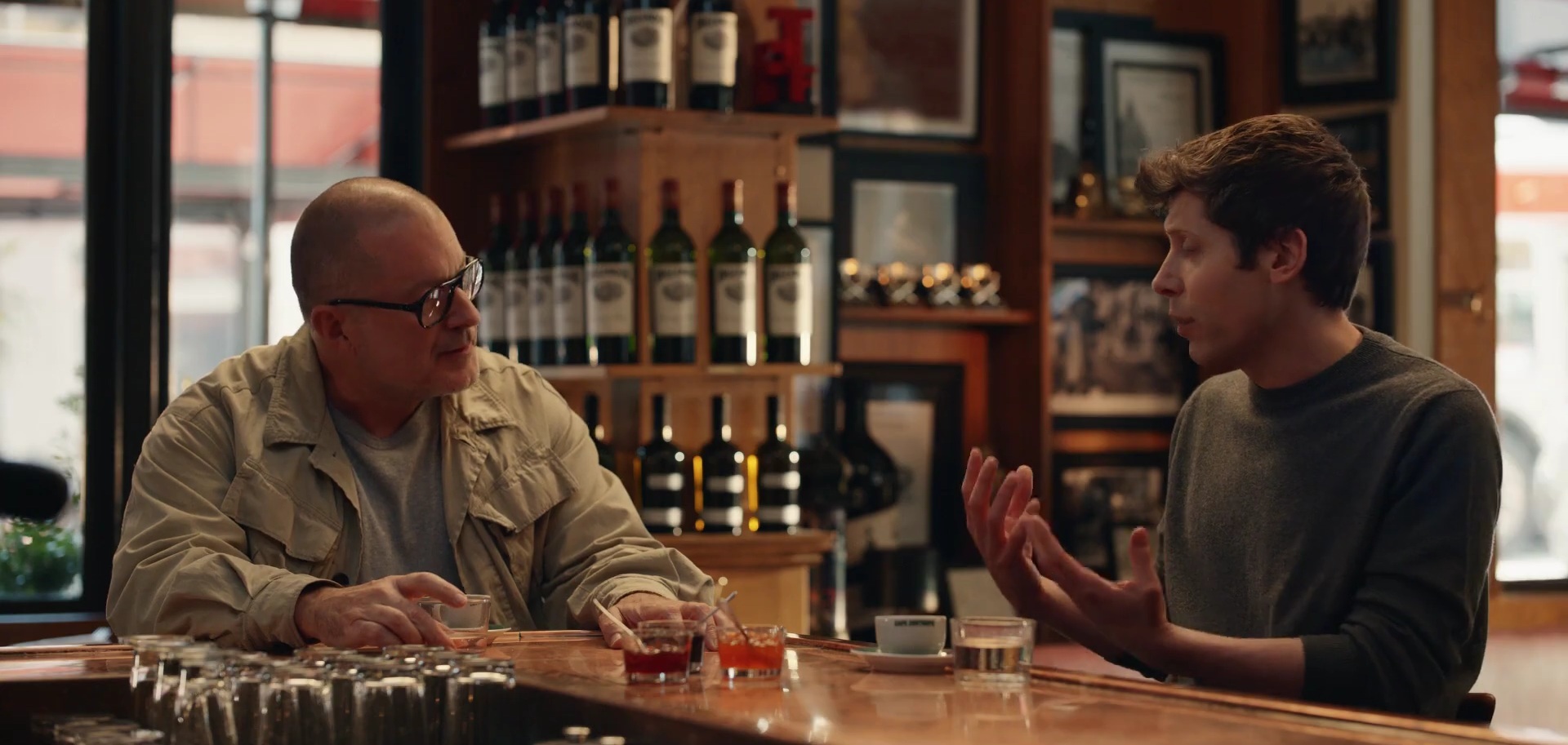 OpenAI: Processo em tribunal revela mais detalhes sobre o primeiro gadget com Jony Ive