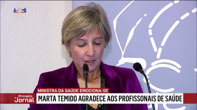 Marta Temido emociona-se na cerimónia de aniversário do Instituto Ricardo Jorge