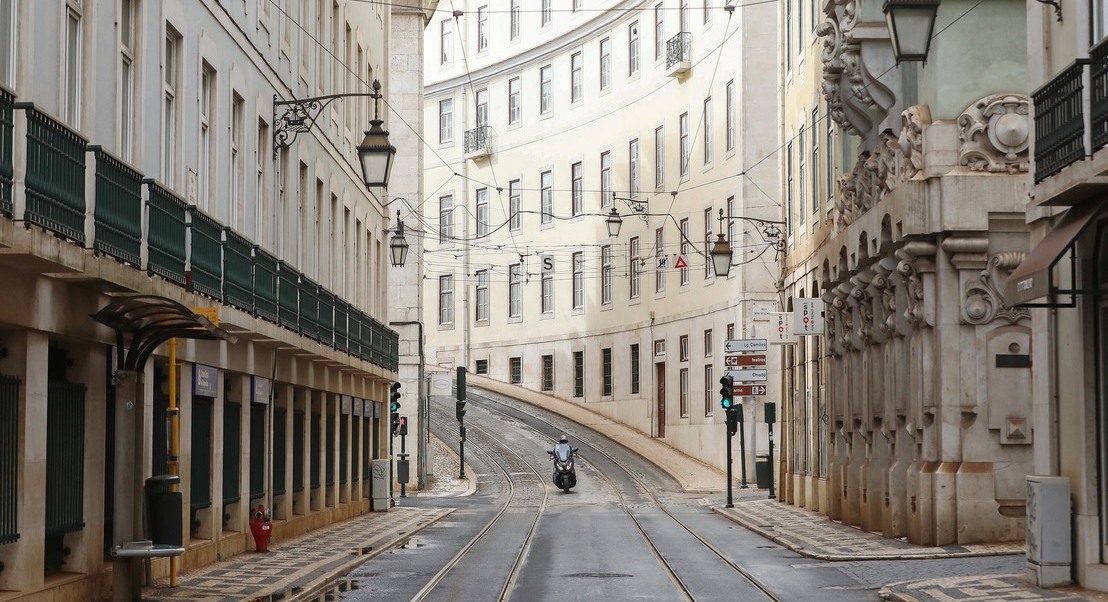 Baleamento na Baixa de Lisboa relança alerta sobre venda de droga e "louro prensado"