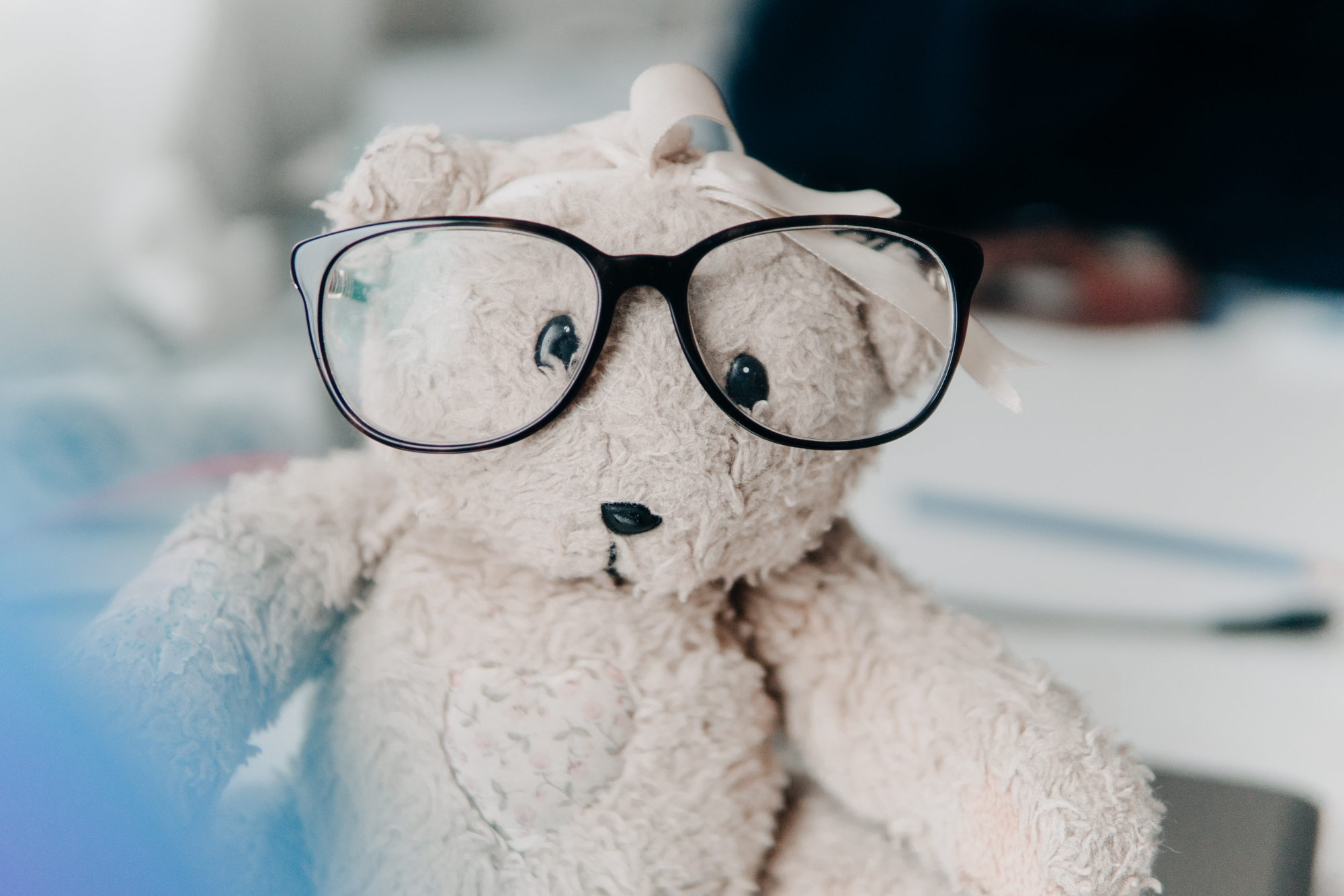 A agência de viagens que leva os seus peluches a viajar pelo mundo (e tira-lhes fotos)
