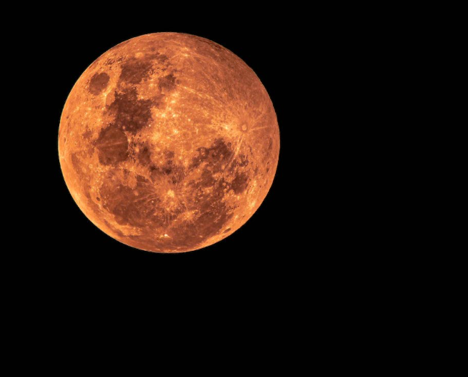 Porque é que há tantas relações a chegar ao fim em 2023? Falámos com uma astróloga e há uma explicação