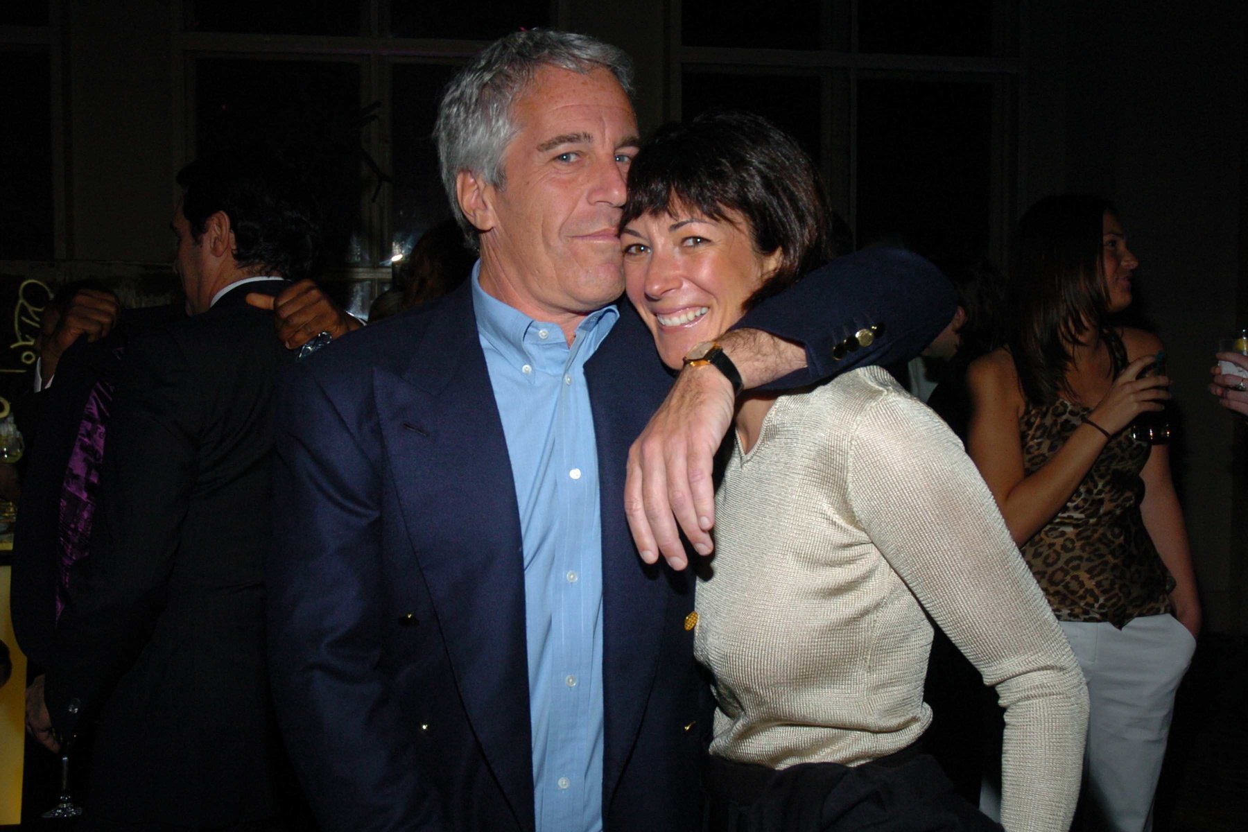 Cúmplice de Jeffrey Epstein considerada culpada de aliciar menores abusadas pelo magnata