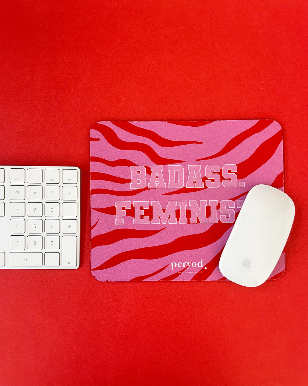 Tapetes de rato podem ser feministas. Há 4 modelos com mensagens de empoderamento feminino