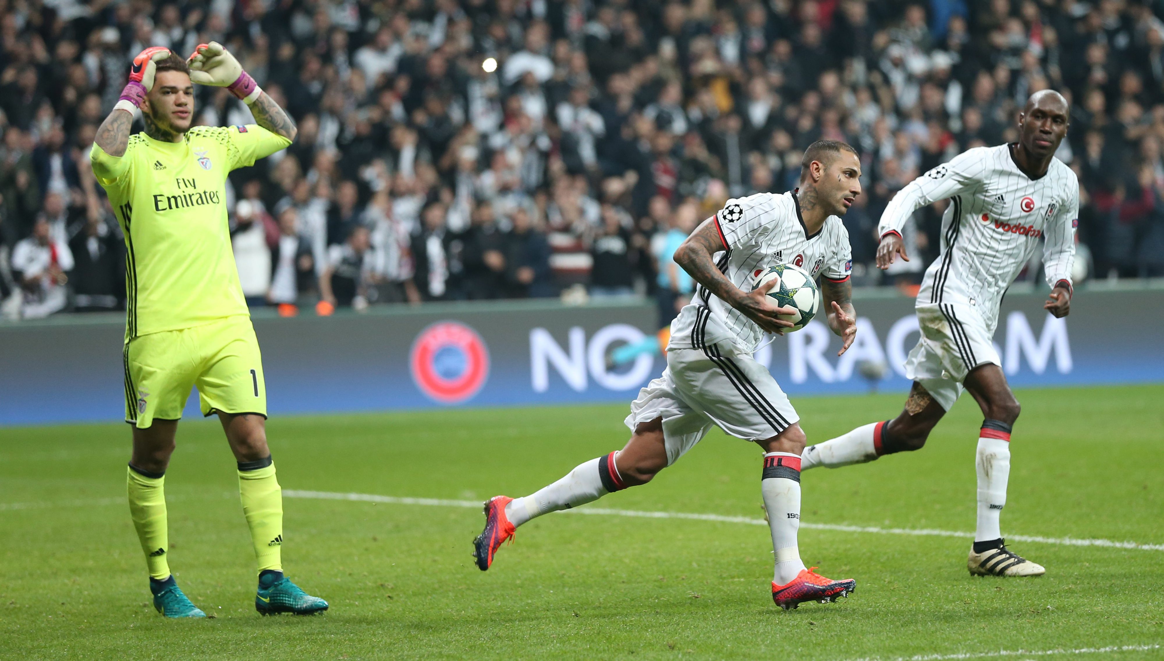Besiktas empata com Porto e avança na Liga dos Campeões como líder do grupo