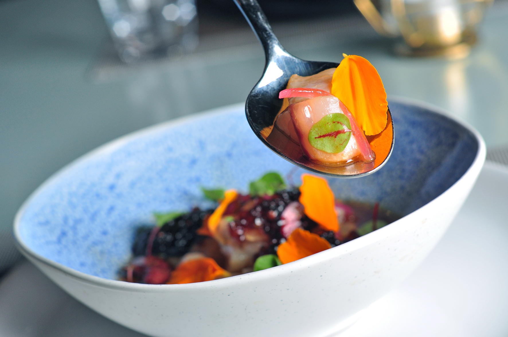 Bono. O novo restaurante de Lisboa cozinha no fogo e tem sobremesas que são peças de arte