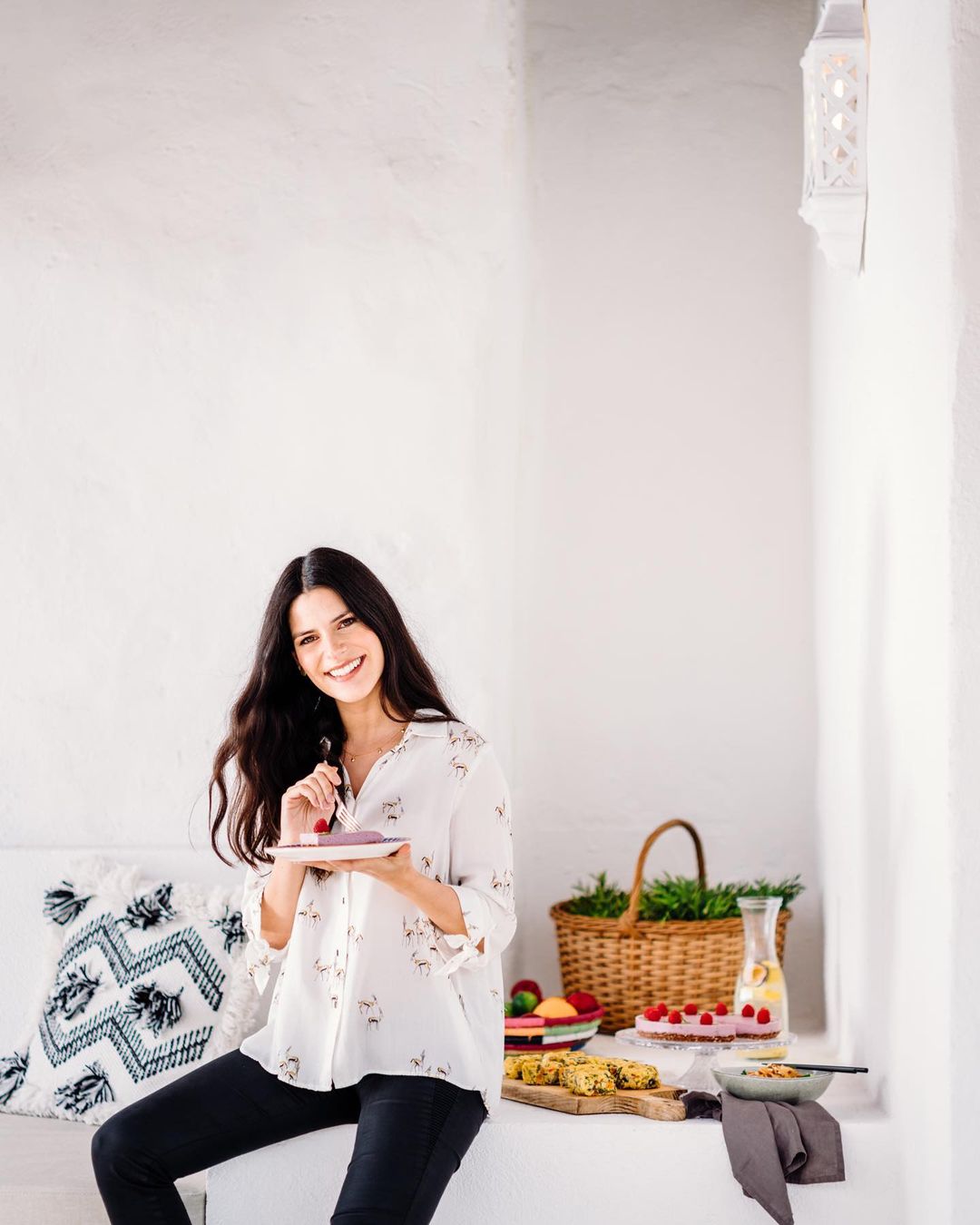 Bolo de canela e maçã. A receita vegan do novo livro de Inês Pais que vai ter de provar