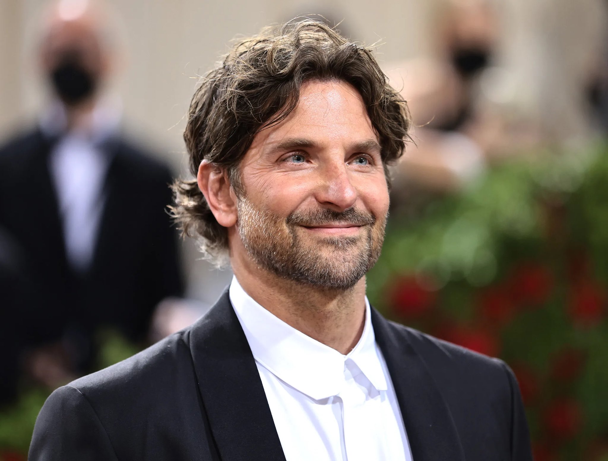 Bradley Cooper esclarece rumores sobre cirurgias plásticas. Veja as fotos do ator que estão a dar que falar