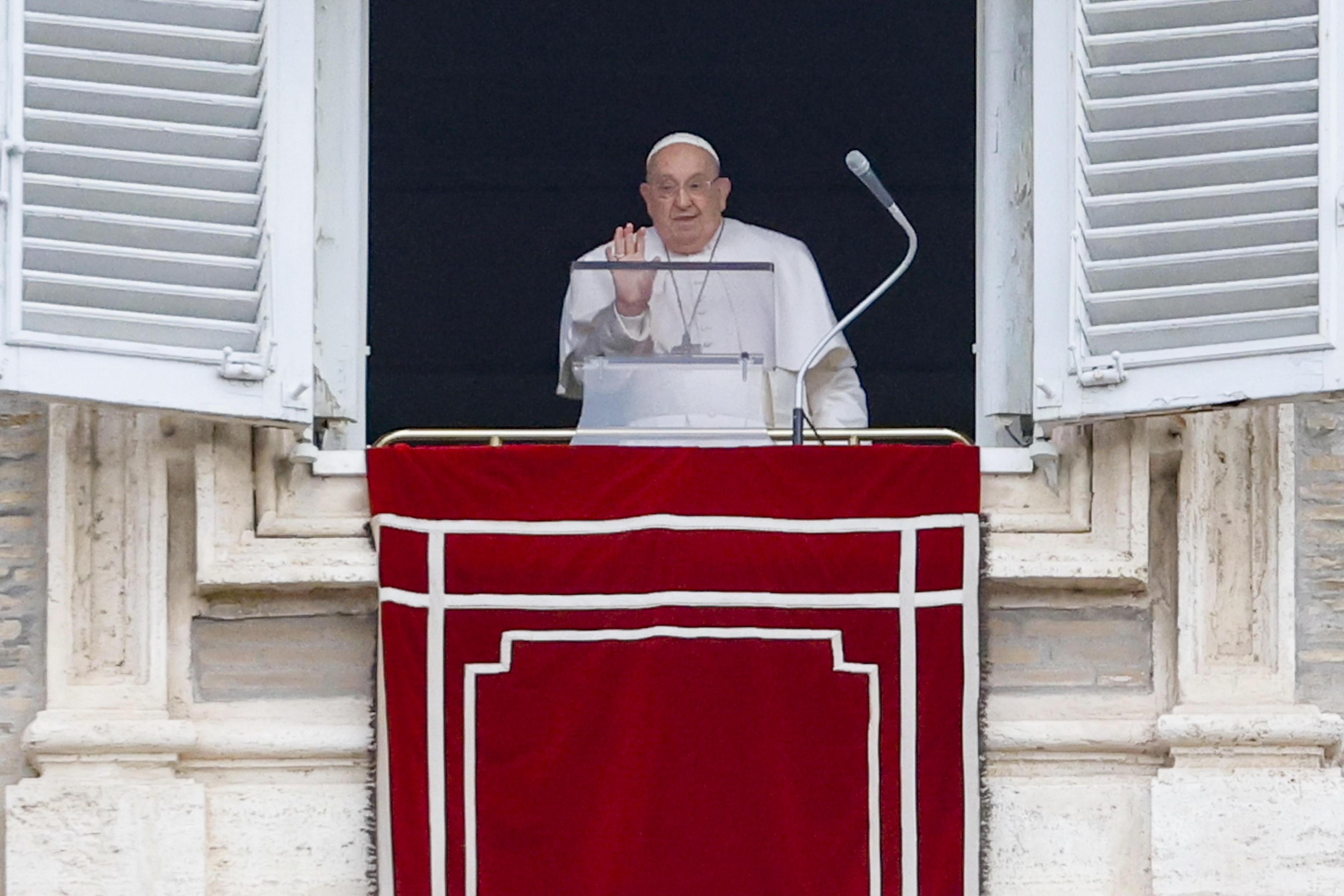 Papa Francisco saúda cessar-fogo e pede "solução justa" de dois Estados