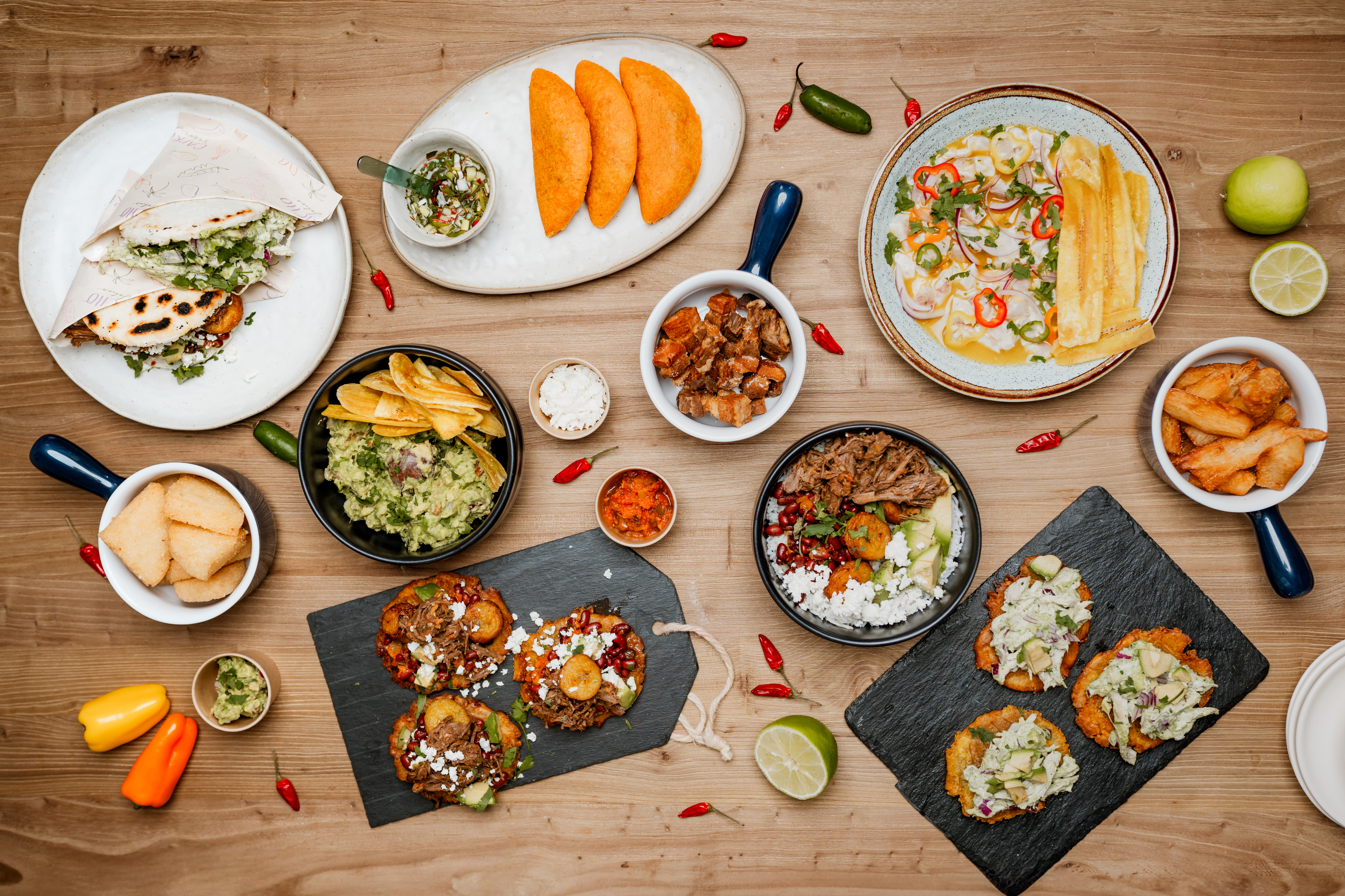 Capricho Sabor Latino. Novo spot em Oeiras tem as melhores empanadas e muita música