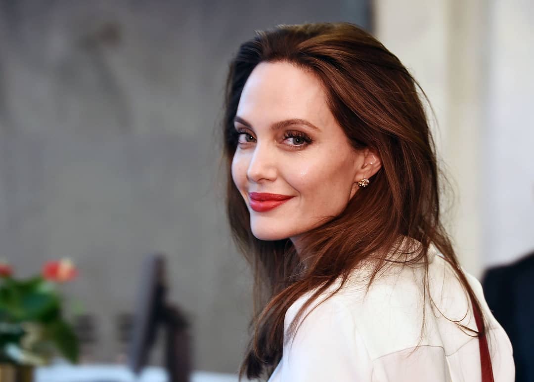 Angelina Jolie separou-se de Brad Pitt pelo bem-estar dos filhos