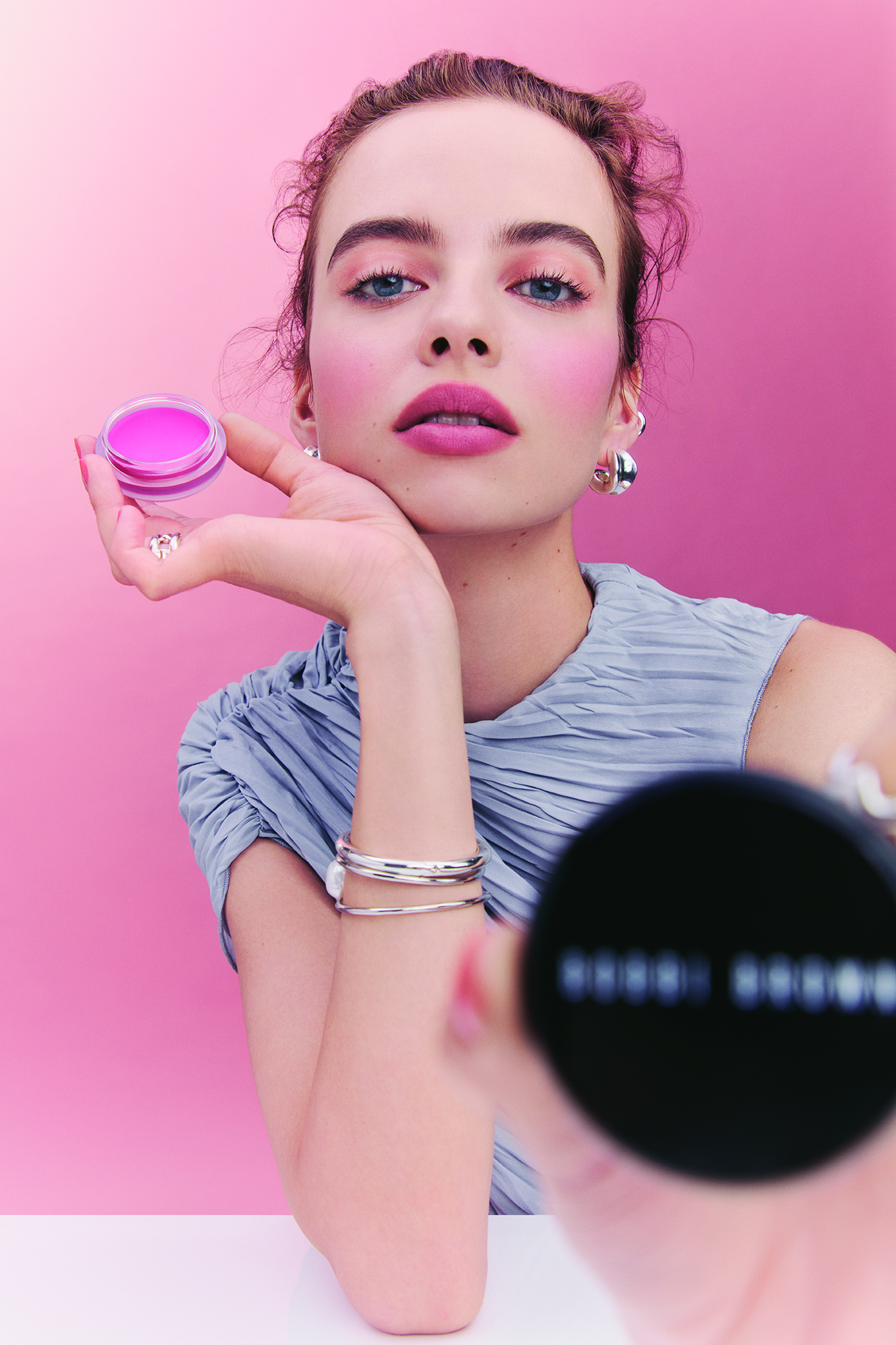 Tem de ver os novos blushes da Bobbi Brown. São em creme e podem ser usados nos lábios e bochecas