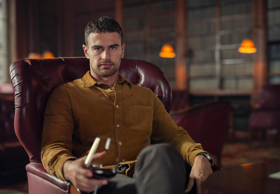 O que é que une Guy Ritchie a “The White Lotus”? A nova série “The Gentlemen”. Saiba porquê