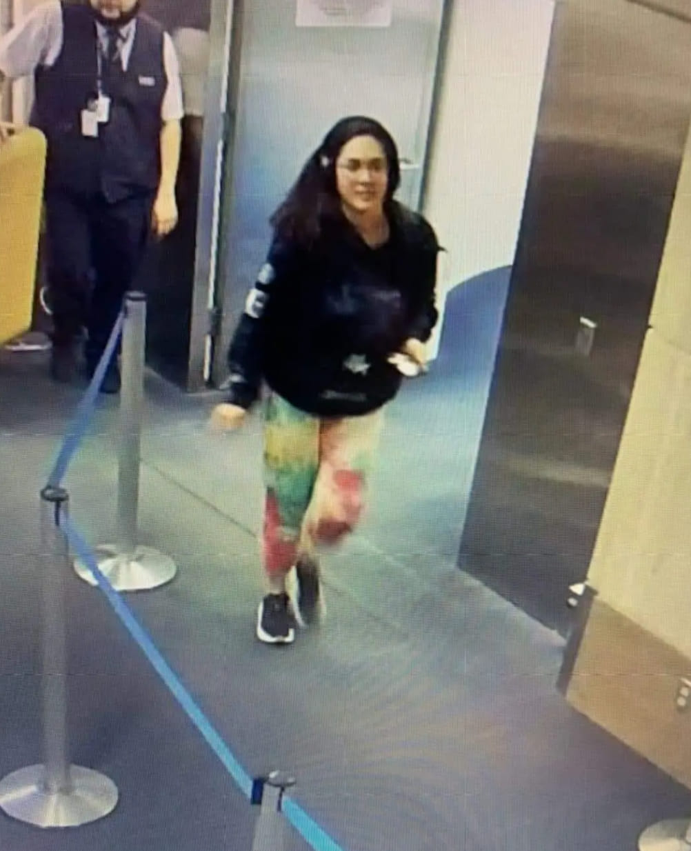 Pai morreu depois de a filha desaparecer. Agora, a mulher foi vista a deixar o país voluntariamente