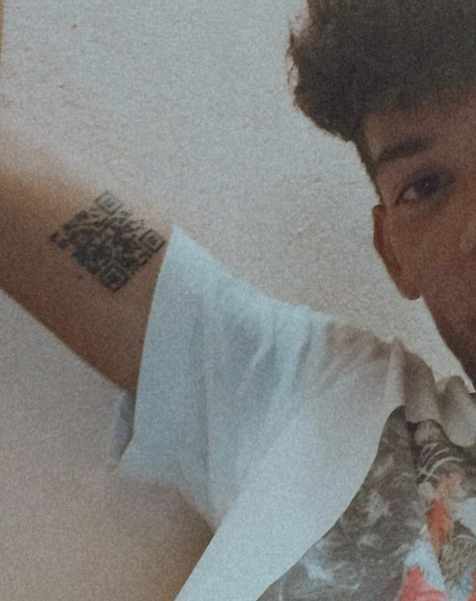 Este jovem italiano tatuou o certificado digital no braço. Spoiler: funcionou