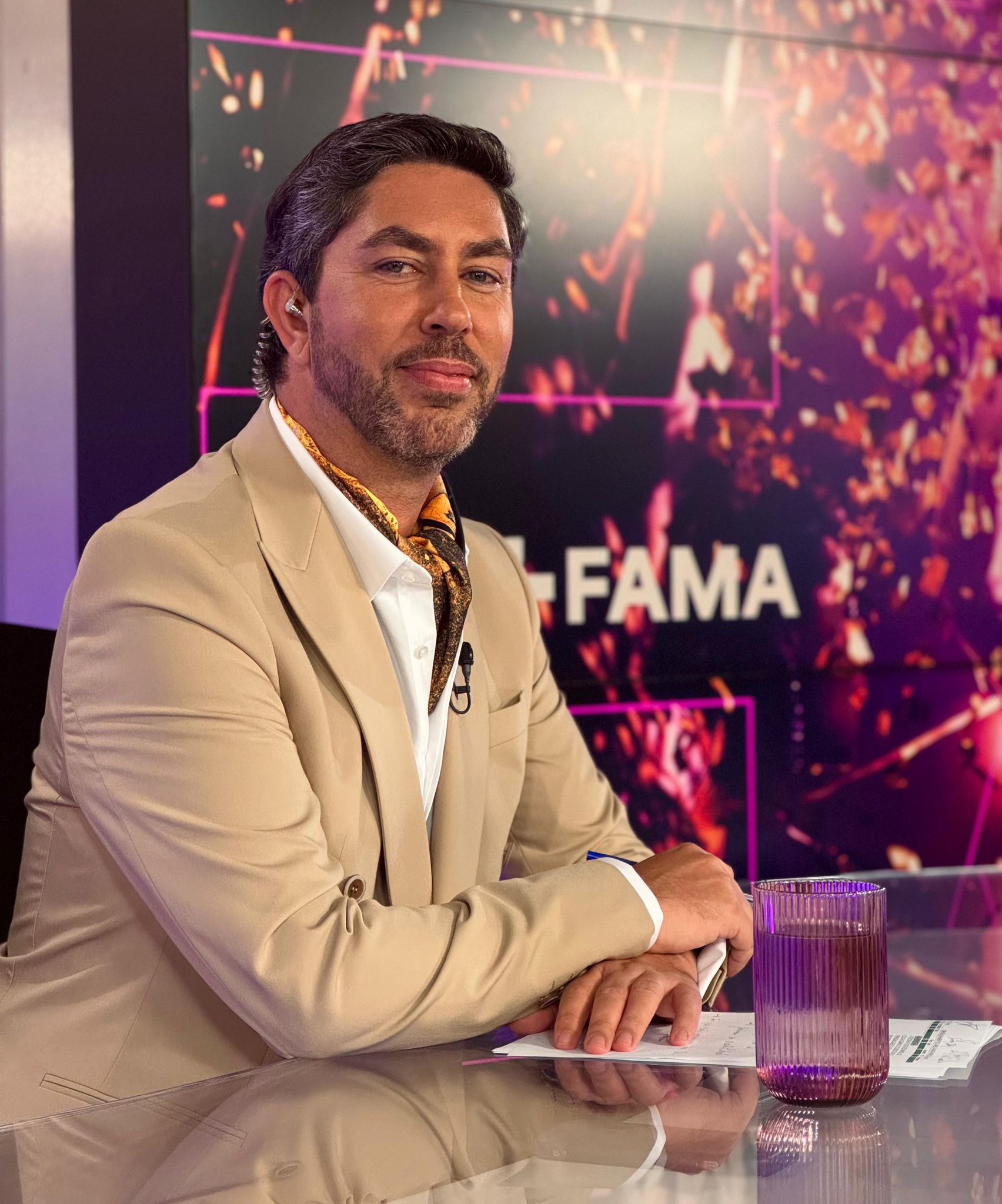 Adriano Silva Martins é um sucesso e sabe disso. “Vim para cá para revolucionar o panorama social”