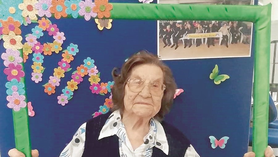 Mulher de 104 anos vence a luta contra a COVID-19