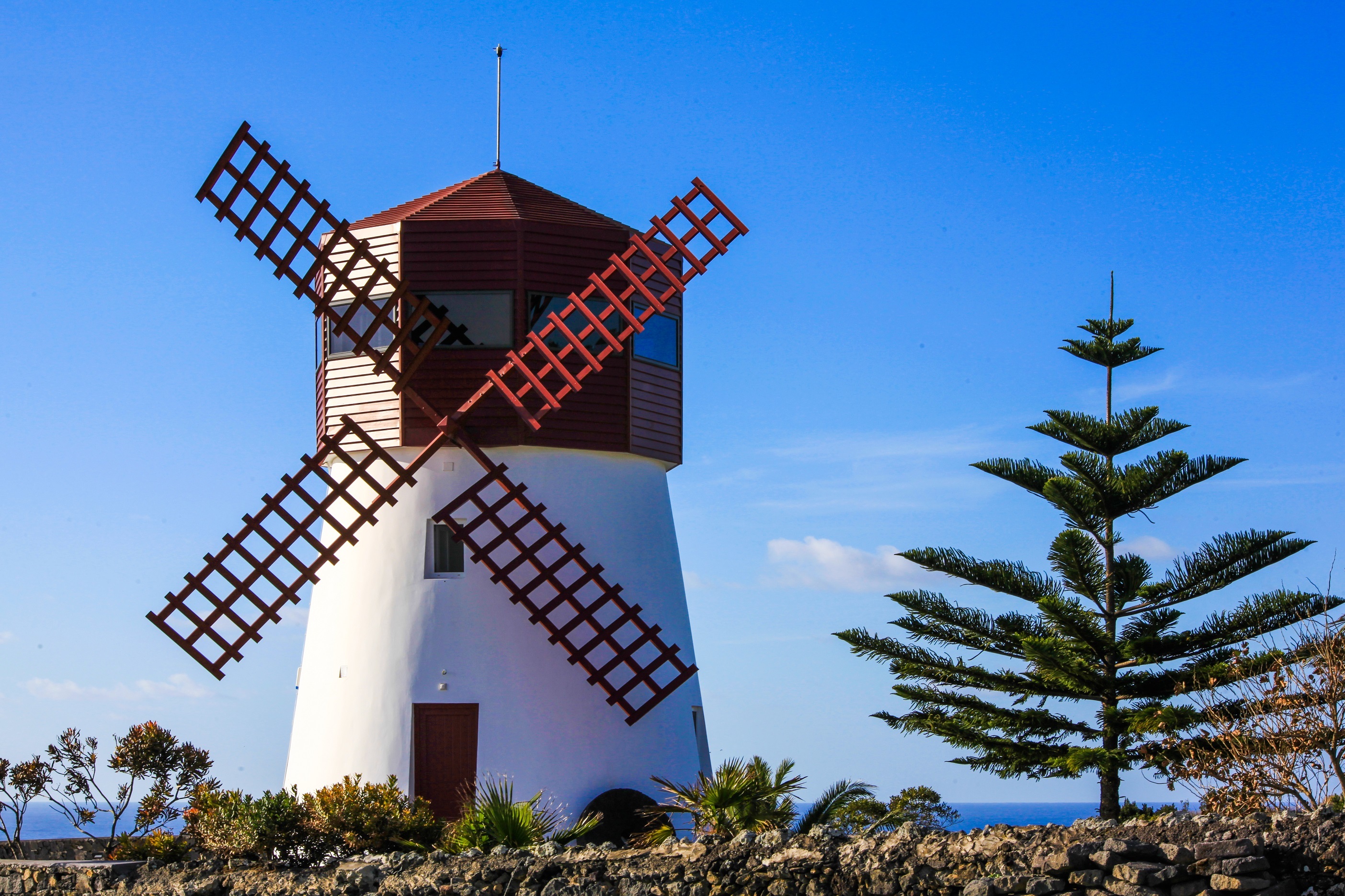 Açores: os moinhos de vento da ilha do Pico - Portugal - SAPO Viagens