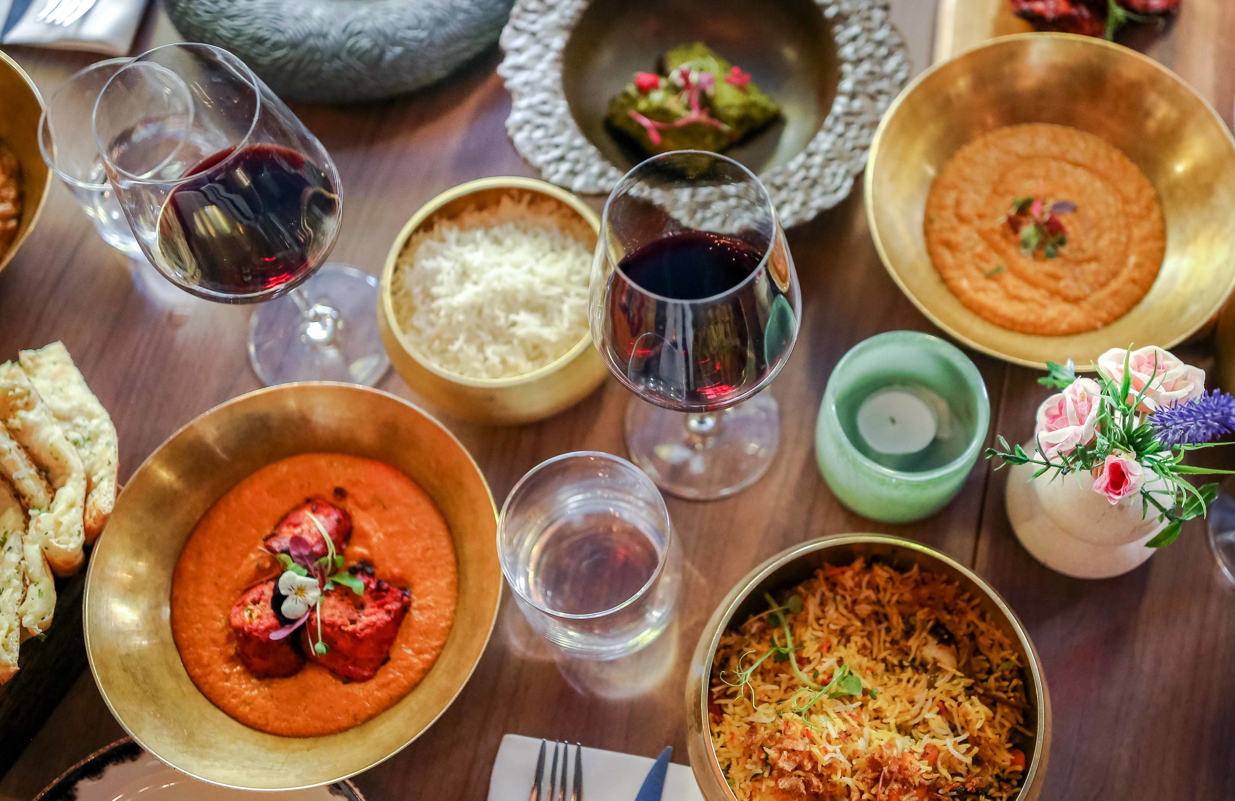 Acha que aguenta comida picante? Nós também achávamos. Depois fomos ao Oven