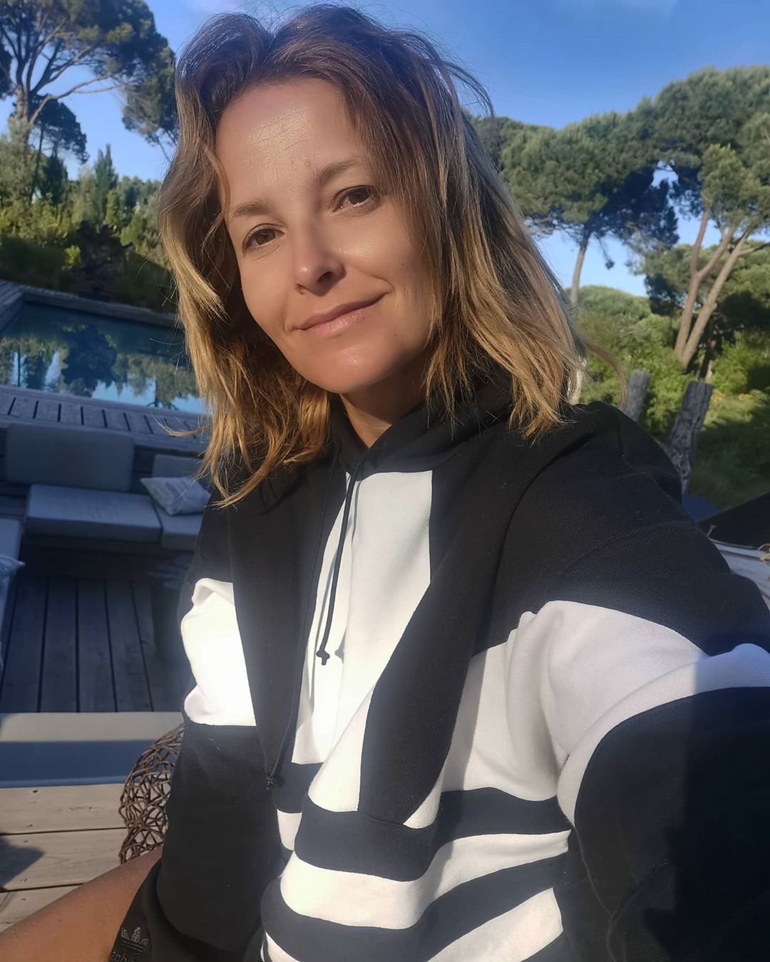 “Isto sou eu acabada de acordar”. Cristina Ferreira publica fotografia sem maquilhagem e sem se pentear