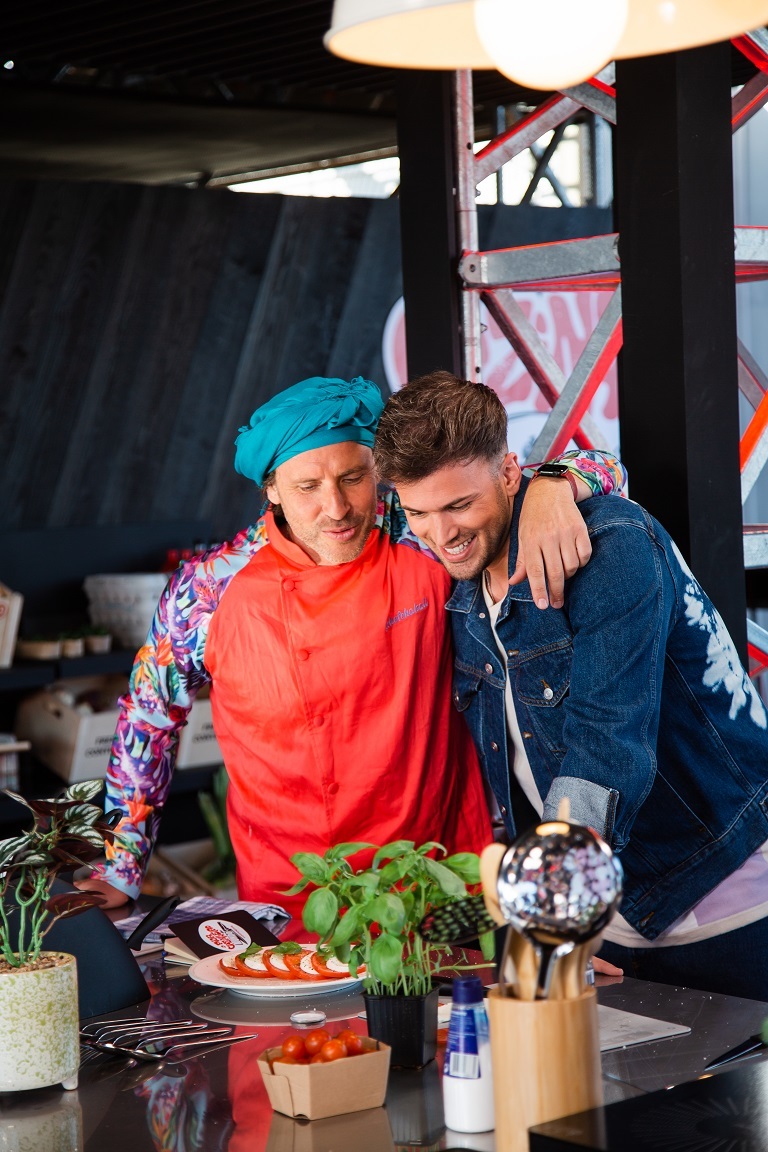 Chakall e David Carreira vão escolher “O Pior Cozinheiro do Mundo”. Carolina Carvalho é uma das concorrentes