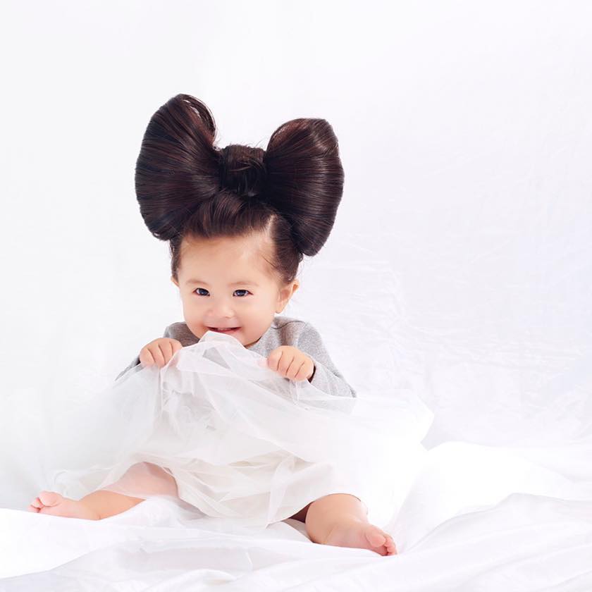 O novo rosto da Pantene é uma bebé (muito) cabeluda