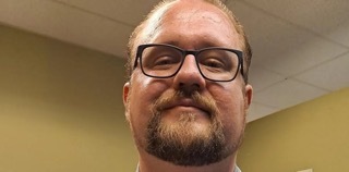 Homem acordou e tentou ir trabalhar. Esteve em coma meio ano e ninguém acreditava que ia recuperar