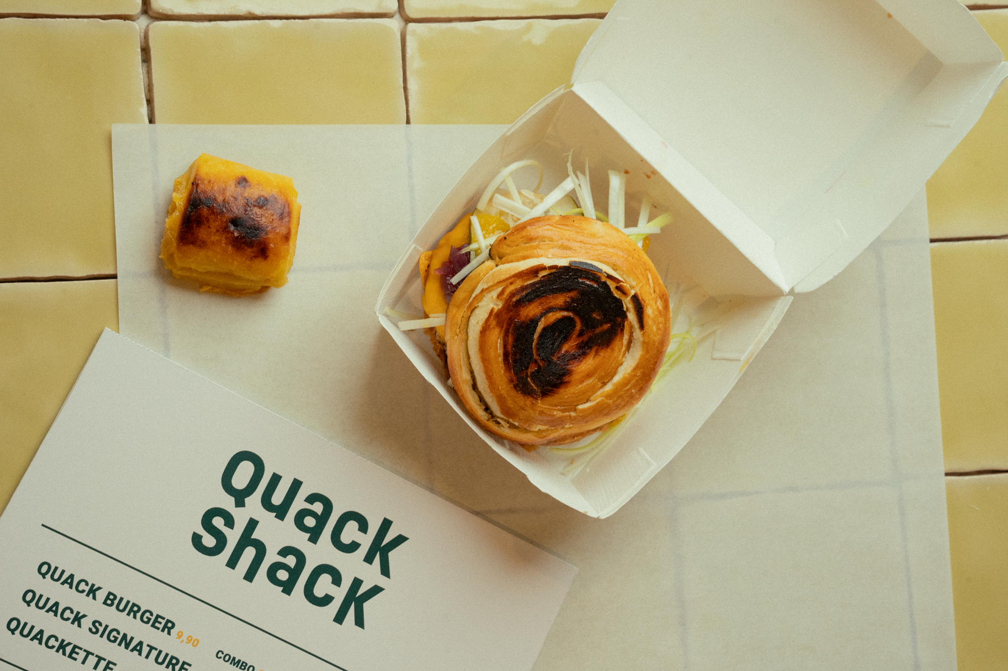 Quack Shack. O novo spot de Lisboa com hambúrgueres e croquetes de pato (e toque Michelin)