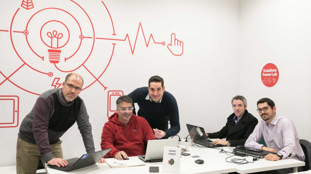 A segunda temporada de “Maxton Hall” chegou à Prime Video. Tudo sobre este romance adolescente