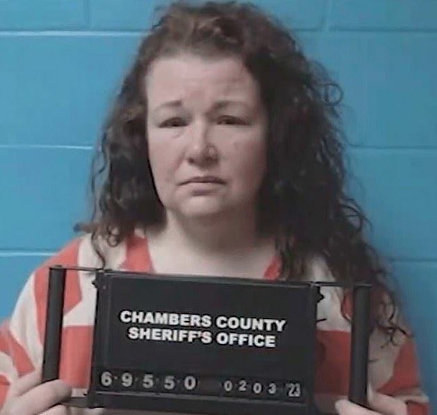 Mulher acusada de matar dois dos cinco maridos. Filho diz que esperou a “vida toda” por este momento