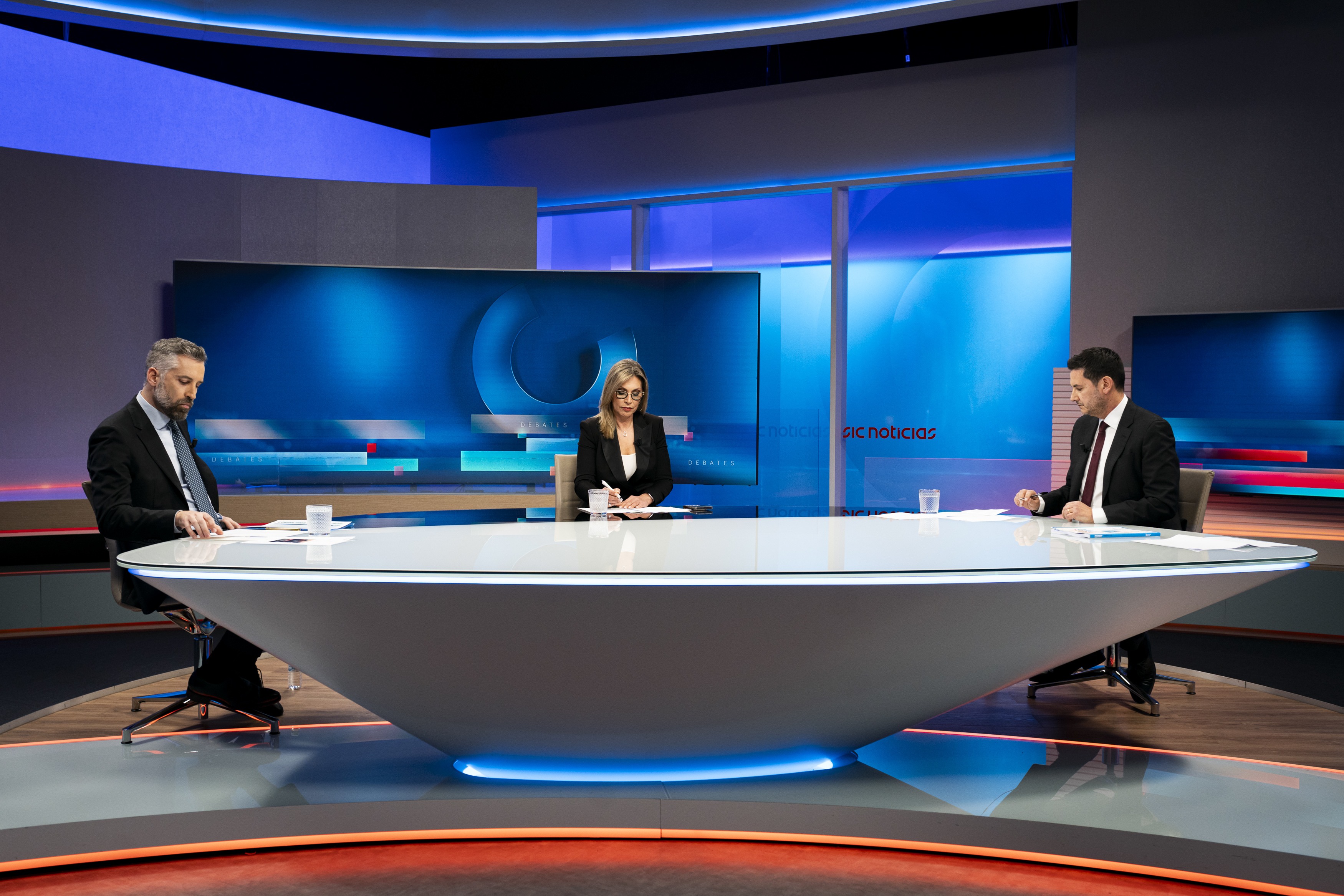 Pedro Nuno Santos “foi incompetente e falhou”, Rui Rocha não faz “magia”. 3 momentos marcantes do debate entre os líderes do PS e IL