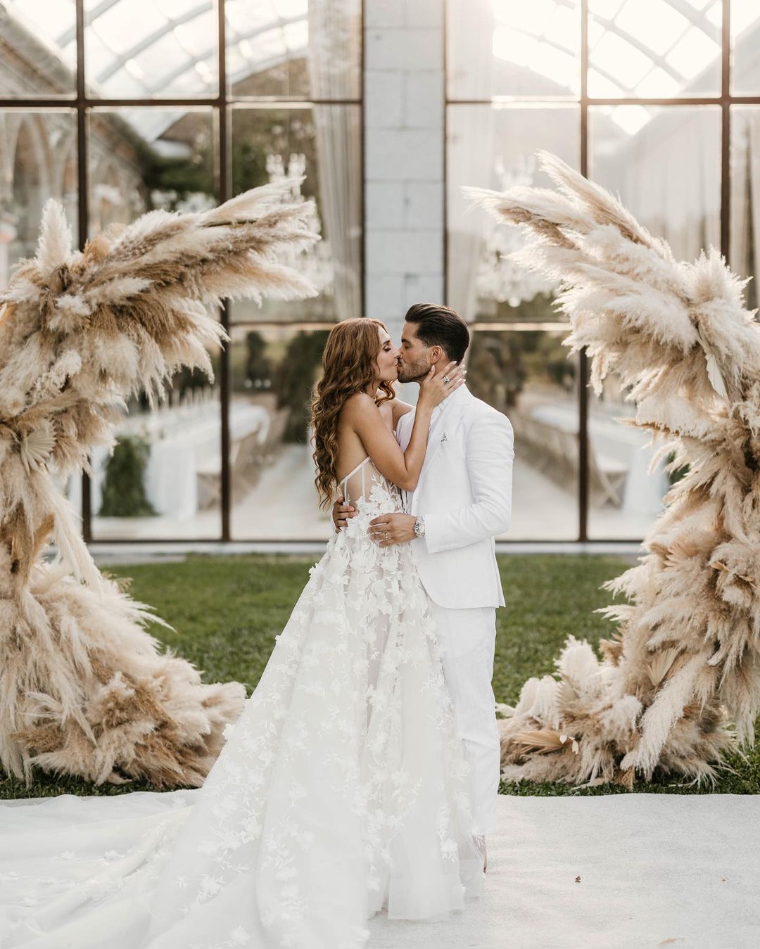 Explorerssaurus ponderaram casar 2 vezes. “Quase cedemos à pressão”