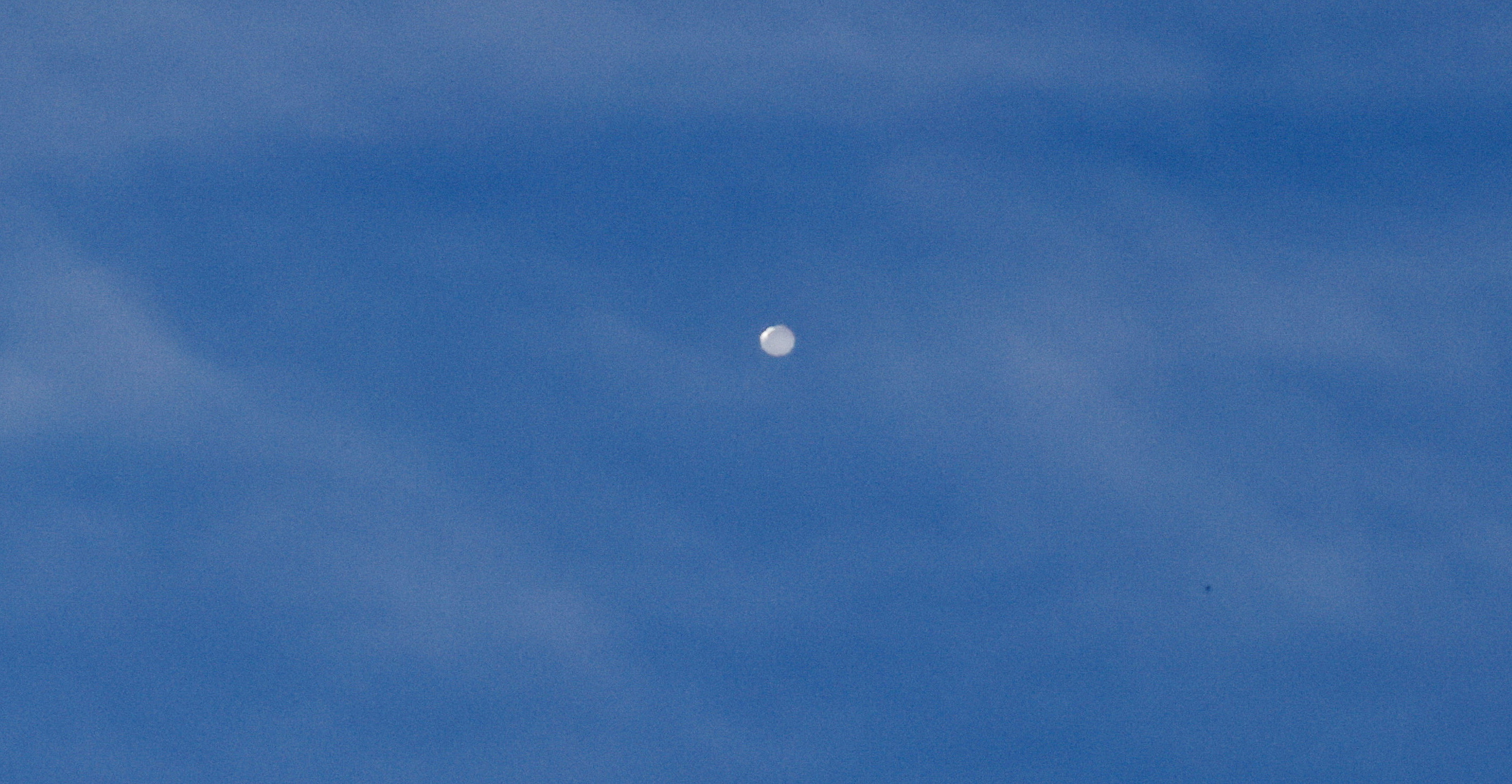 “Balões espiões” ou aliens? Objetos voadores não identificados levam EUA a analisar todas as hipóteses