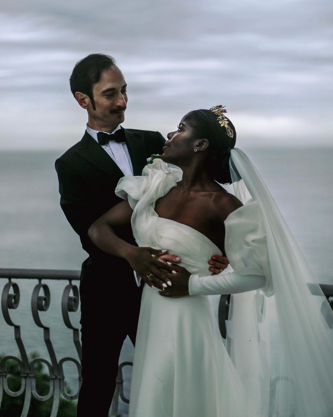 Yolanda Tati casou-se. Veja as imagens da cerimónia, que aconteceu numa ilha em Itália