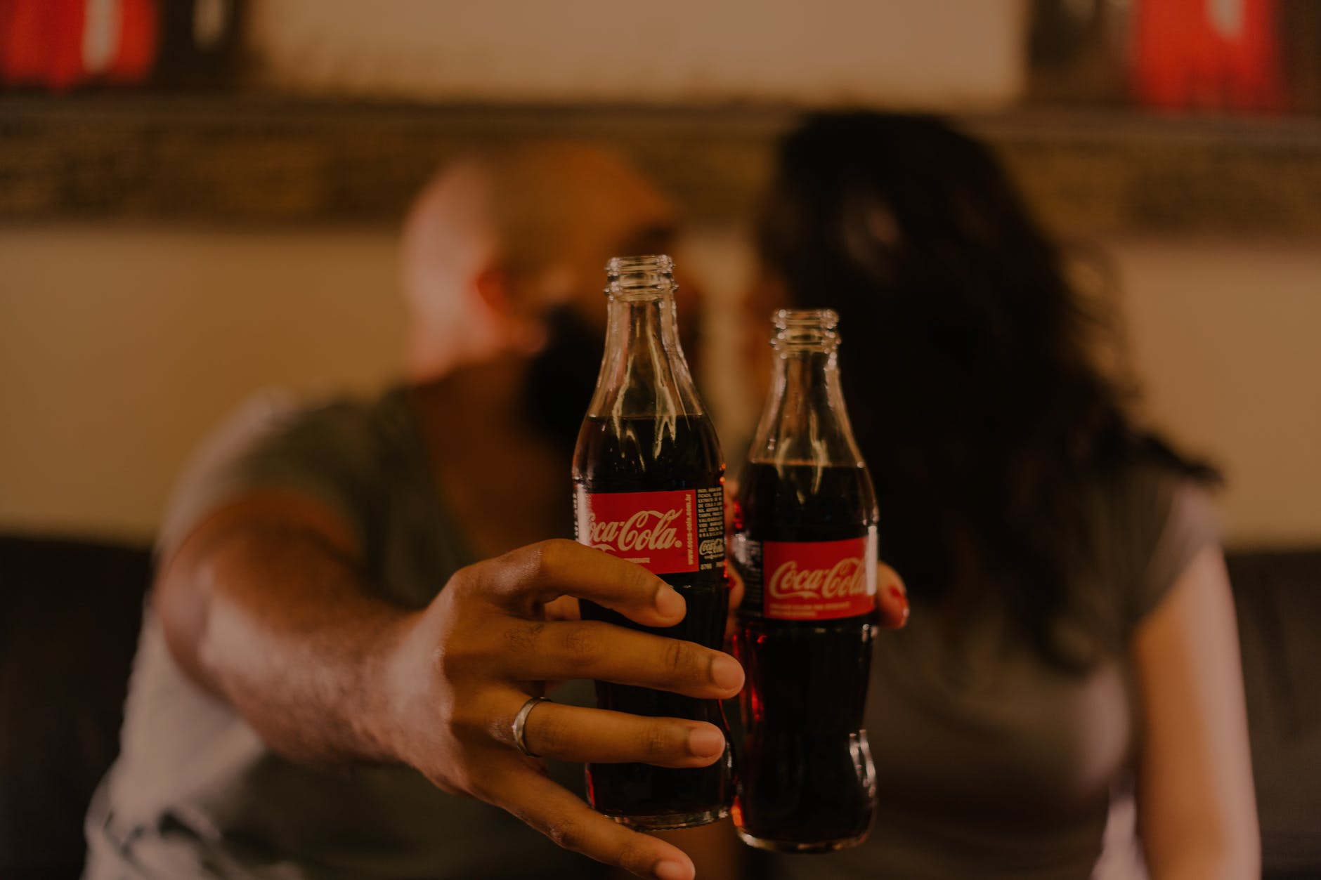 Coca-Cola e Netflix trazem de volta a bebida fracasso dos anos 80