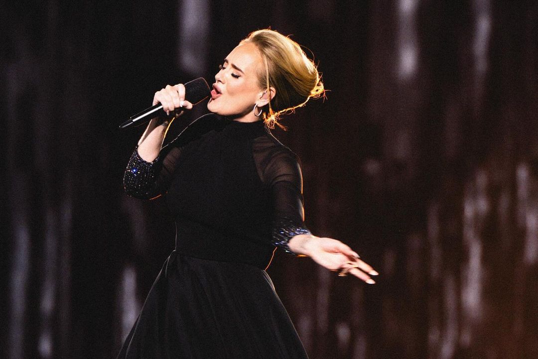 Adele anuncia pausa na carreira. “Não me vão ver durante muito tempo”